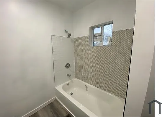3052 W 51st St — Photo 3