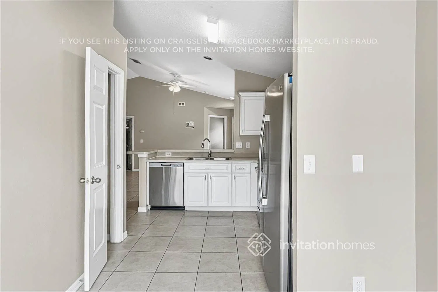 7462 Oxford Garden Cir Apollo Beach, FL 33572 — Photo 4