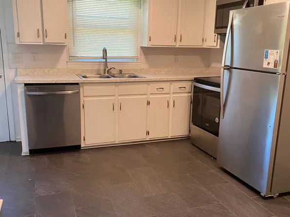 1001 Spring St #1003B, Mount Airy, NC 27030