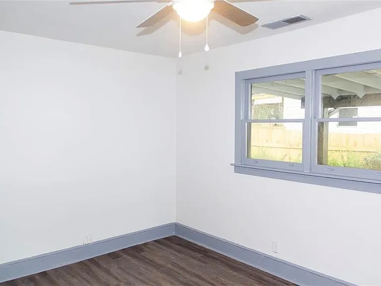 2418 Crestview Ave — Photo 13