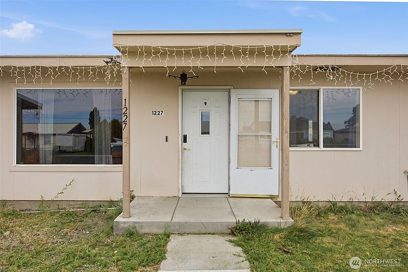 2nd image of 1227 Lowry Street