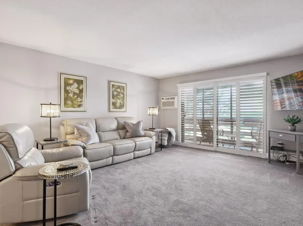 4397 Wilshire Blvd #305, Mound, MN 55364