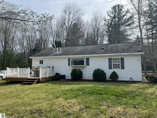 80 E Price Rd, Midland, MI 48642