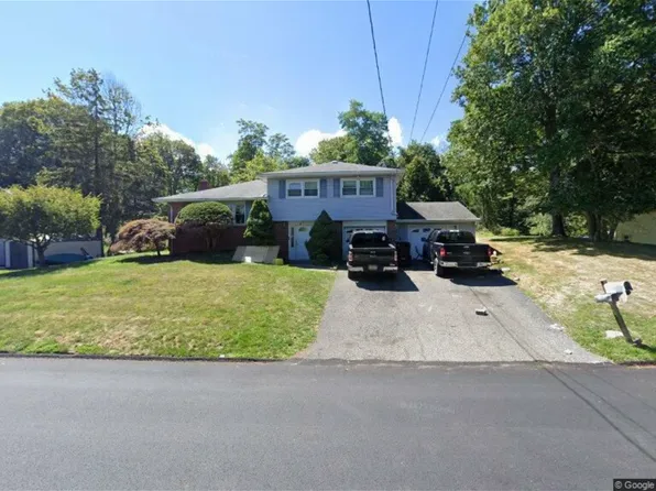 34 Greenridge Way, Spring Valley, NY 10977