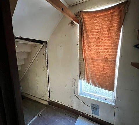 4th image of 7819 Vermont Ave