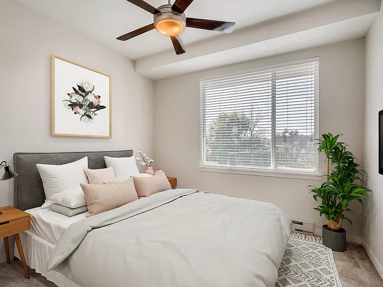 1391 Zephyr St — Photo 4
