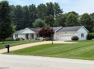 2626 Pleasant Valley Rd NE, New Philadelphia, OH 44663