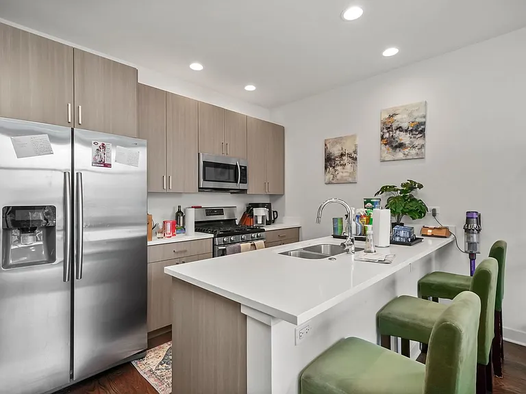 838 W Erie St #3W — Photo 5