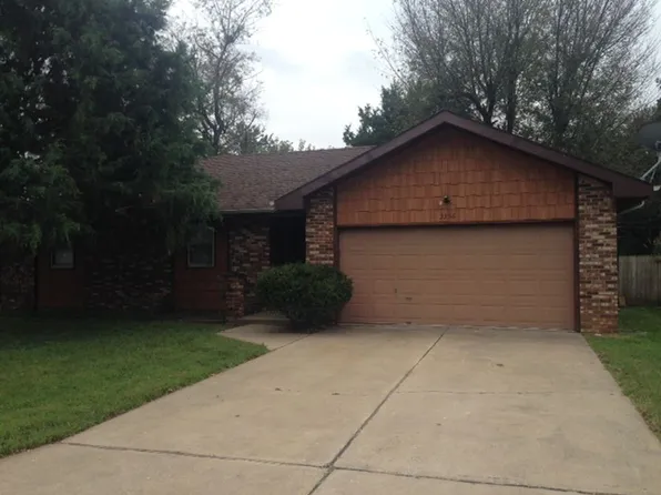 3356 W Camelot St, Springfield, MO 65807