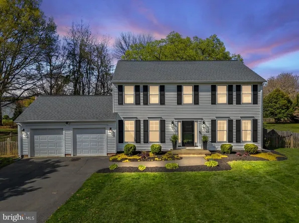 711 W Country Club Dr, Purcellville, VA 20132