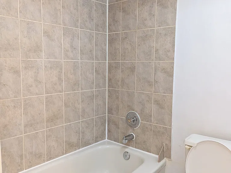61 Darlingside Dr — Photo 12