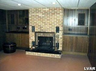 1006 Oakhurst Dr, Slatington, PA 18080