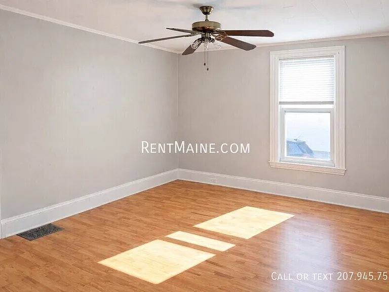 92 Fling St — Photo 2