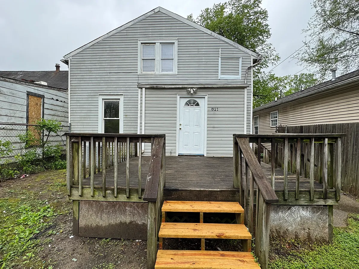 Building Photo - 821 S 36th St