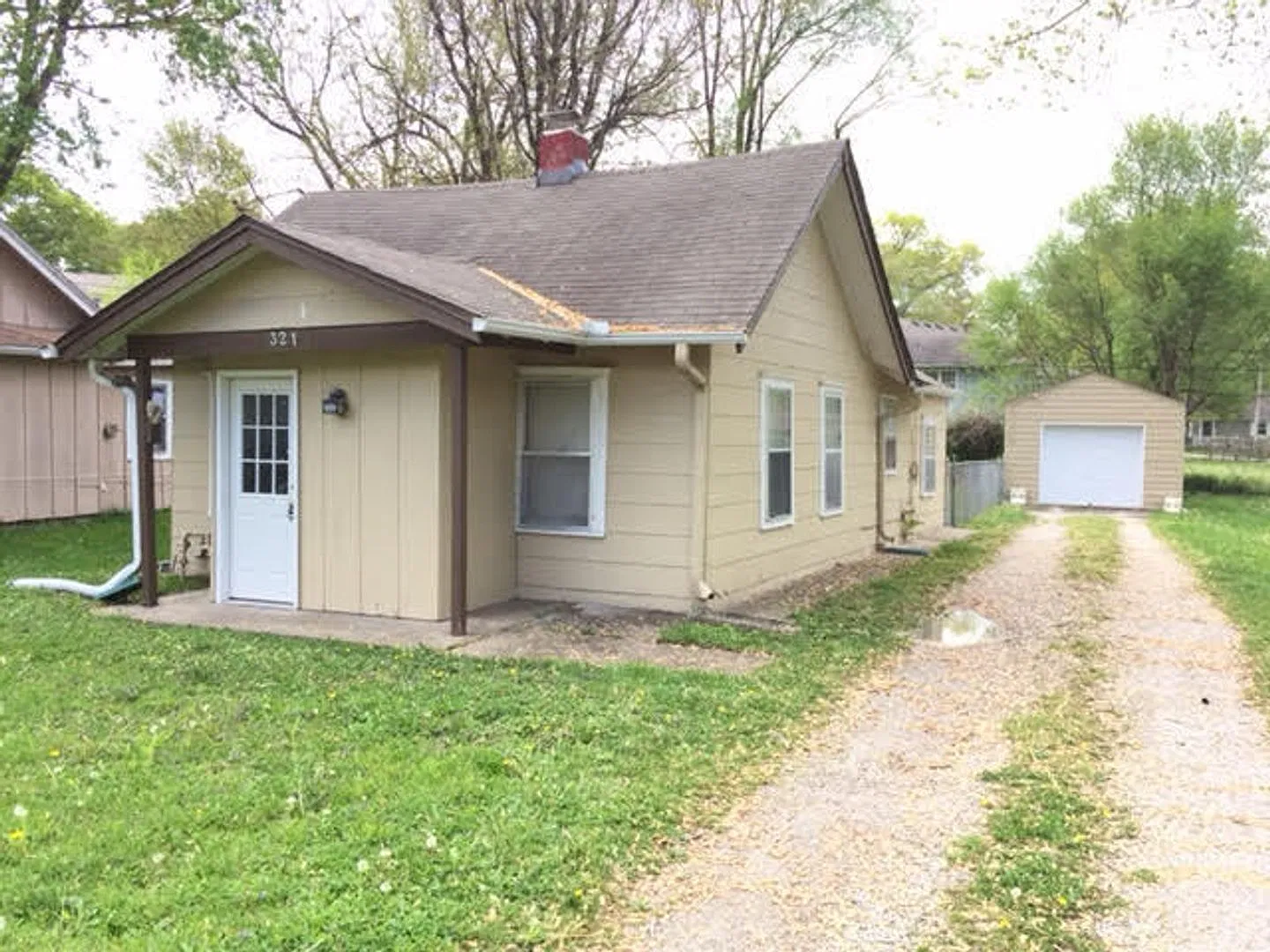 Beautifully Remolded 2 Bedroom 1 Bath in Waldo — Photo 1