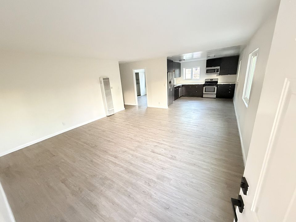 Entry to living room