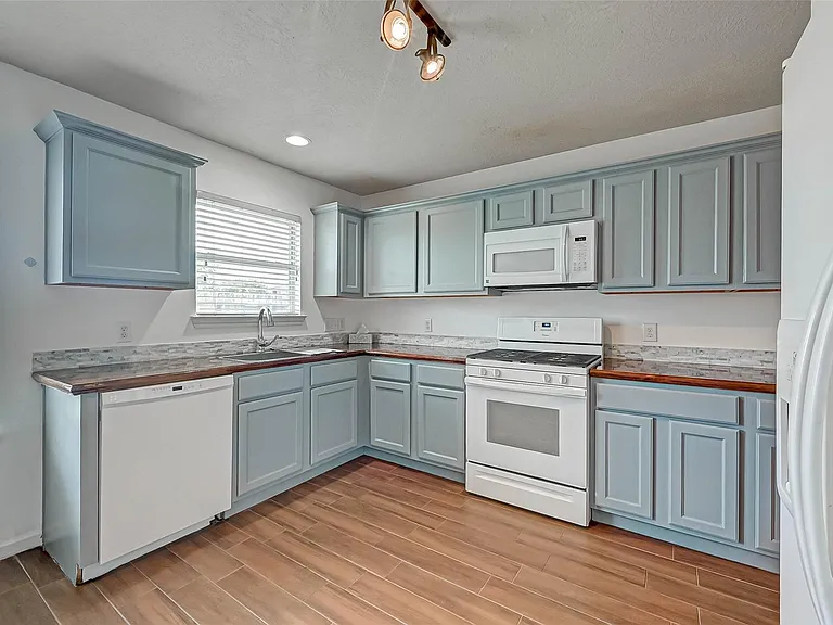 20227 Enchanted Rose Ln — Photo 18