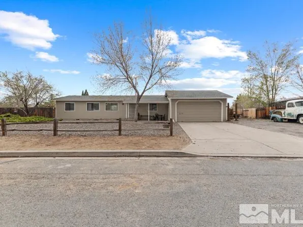 3885 Puffin St, Reno, NV 89508