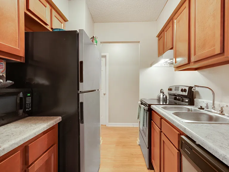 Avalon Apartment Homes — Photo 11