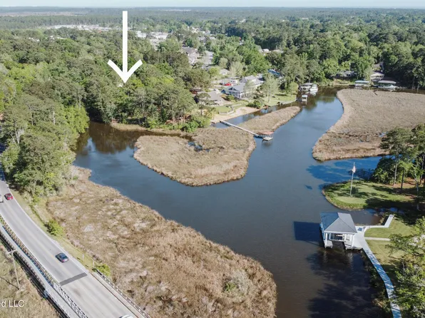 9300 Ridgeview Cres, Ocean Springs, MS 39564