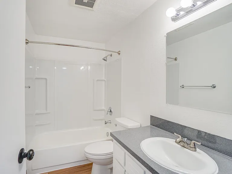 Westwood Apartments — Photo 26