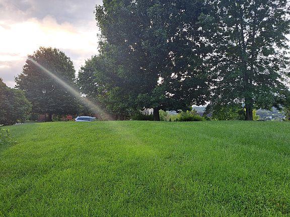 5th image of 307 Scenic Oak Dr