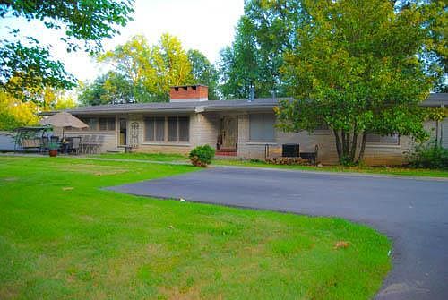 1st image of 729 Yorkwood Pl