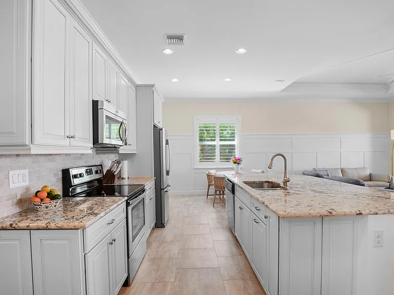 11518 Giulia Dr — Photo 5