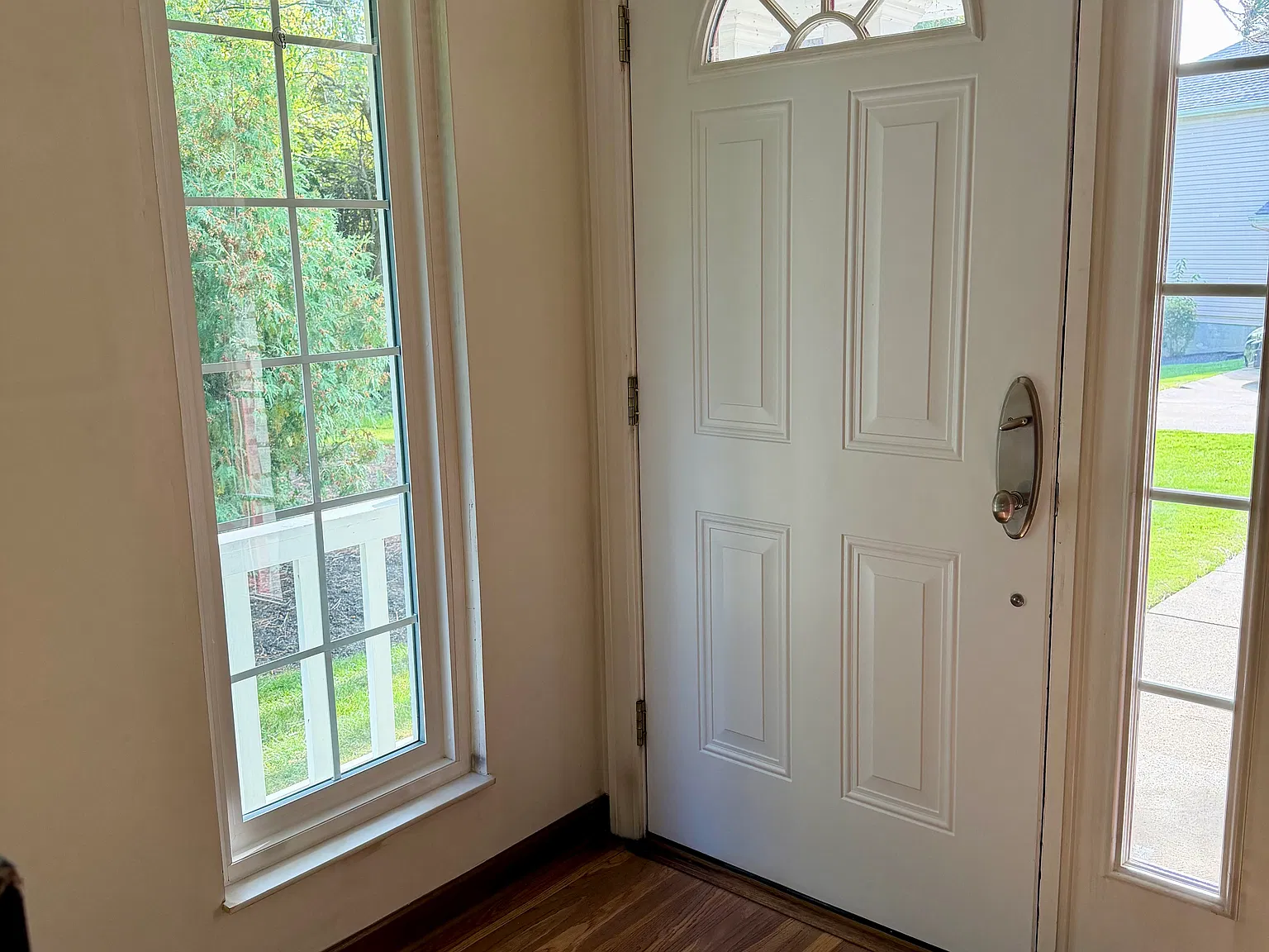 1190 Brookline Pl — Photo 2