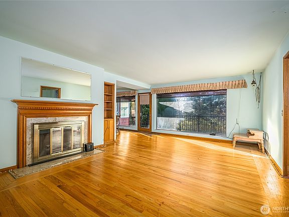 5th image of 12009 Palatine Avenue N