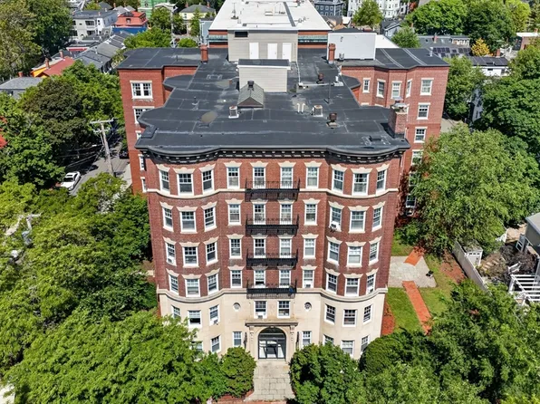 55 Magazine St APT 18, Cambridge, MA 02139