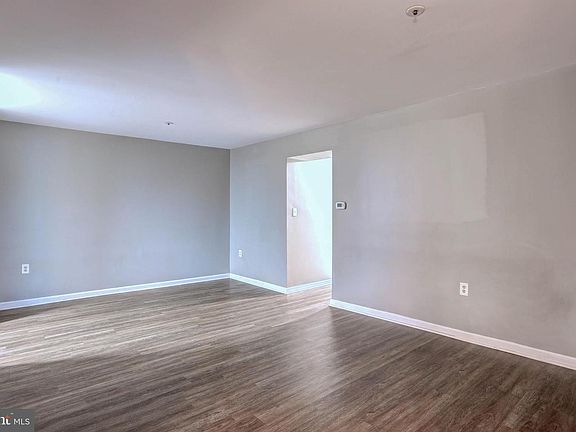 4th image of 8388 Montgomery Run Rd Unit C