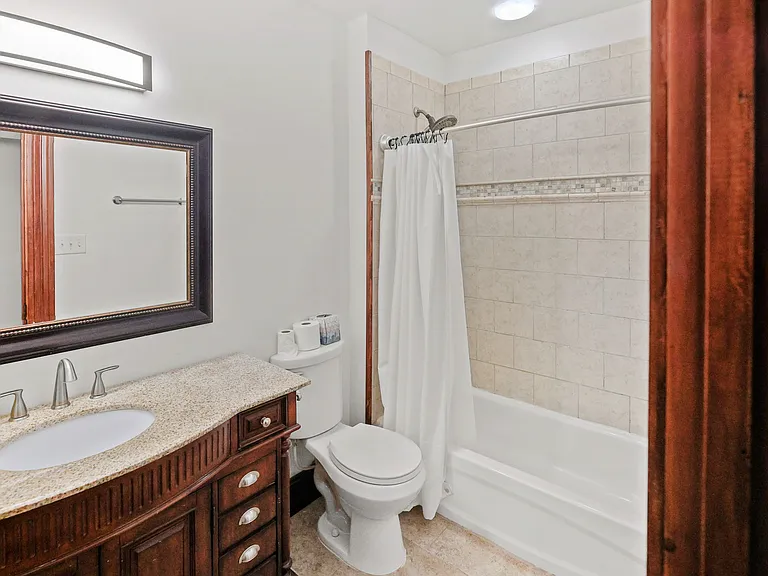 241 Coventry Pl — Photo 28
