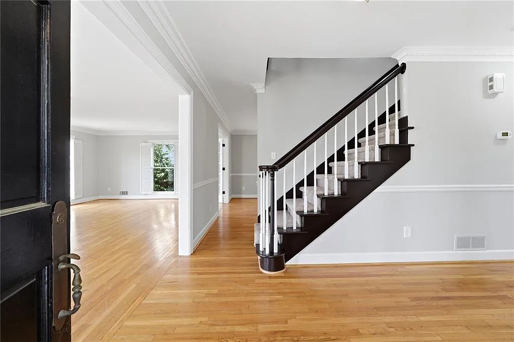 4 bed, 3.5 bath, 3281 sqft, $4,200 — Photo 3