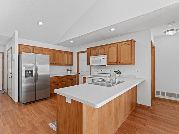 4th image of 115 7th St W