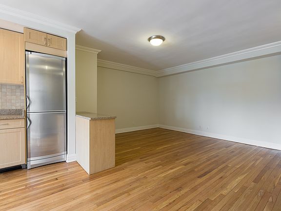 4th image of 108 W 15th St APT 4C