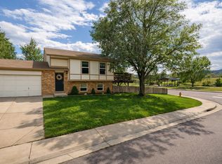 8996 W Teton Cir, Littleton, CO 80128