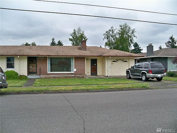 2nd image of 1318 F St SE