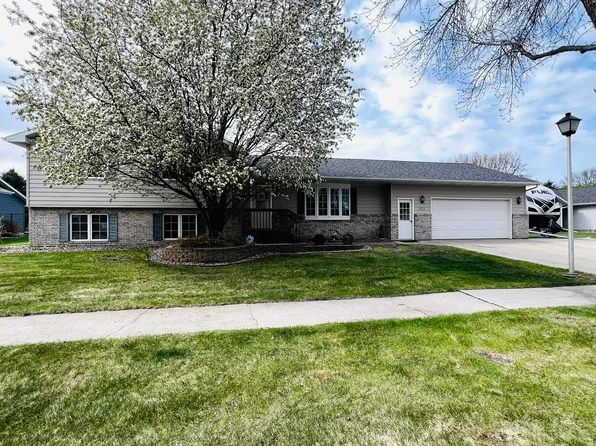1234 Pinewood Ln, Aberdeen, SD 57401