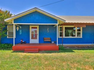 402 S Mesquite St, Trent, TX 79561