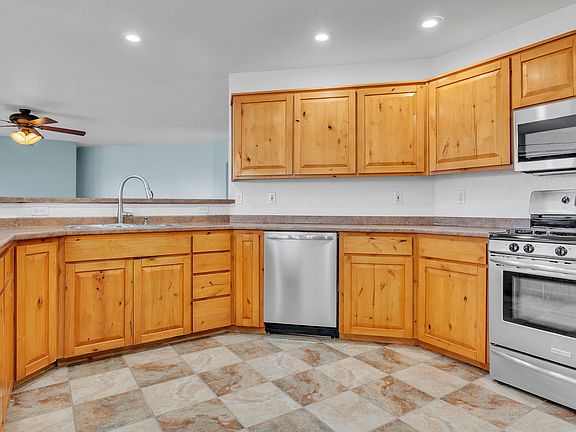 5th image of 19 Stella Ct