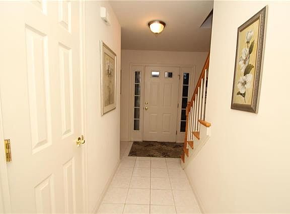 2nd image of 13 Stonecroft Dr