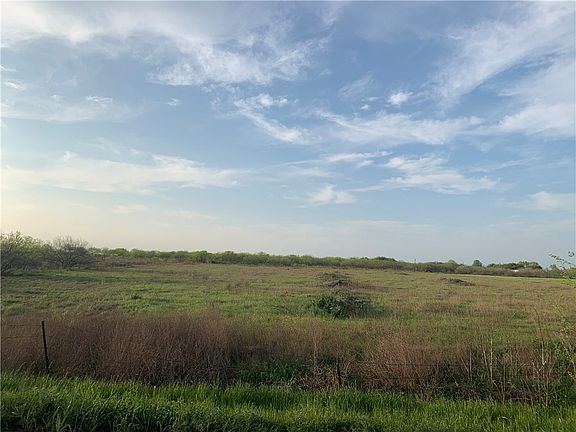 4th image of 240 County Road 461
