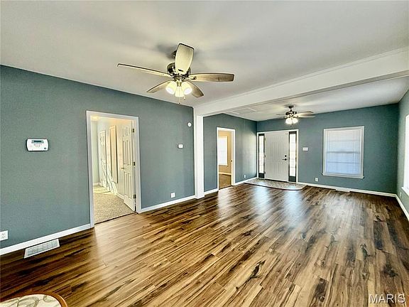 4th image of 100 School St