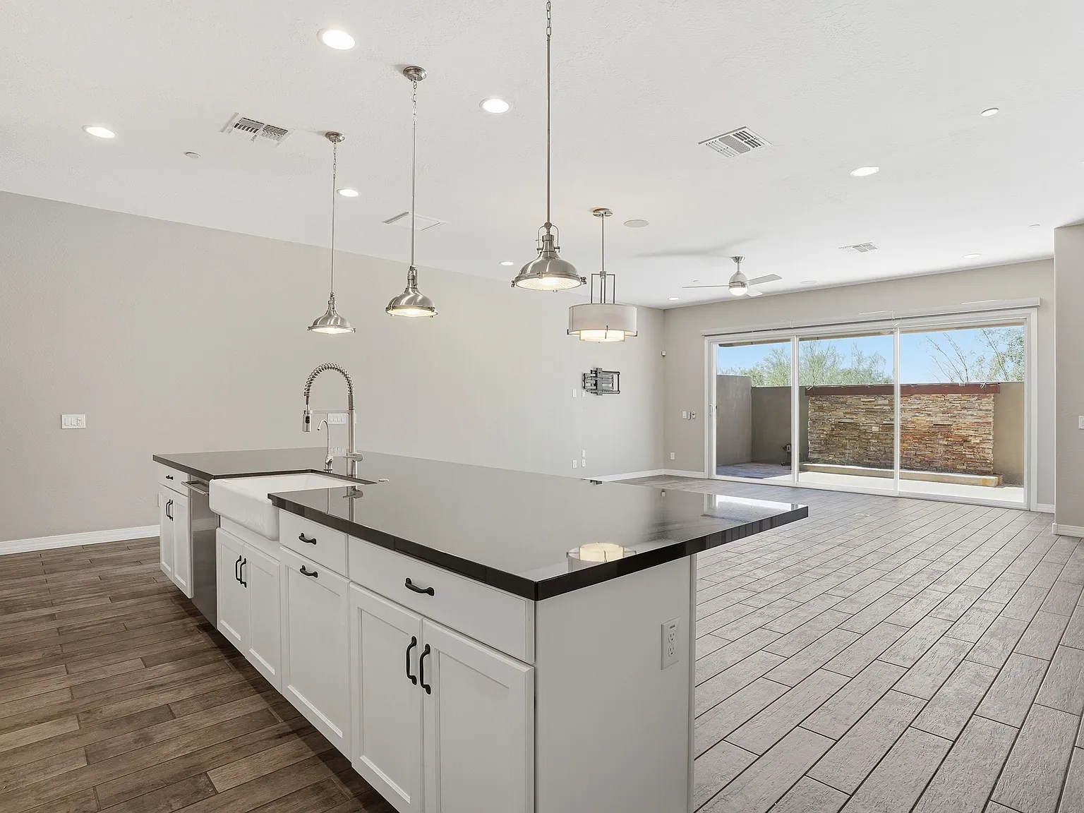 7471 E Paraiso Dr - 1 — Photo 2