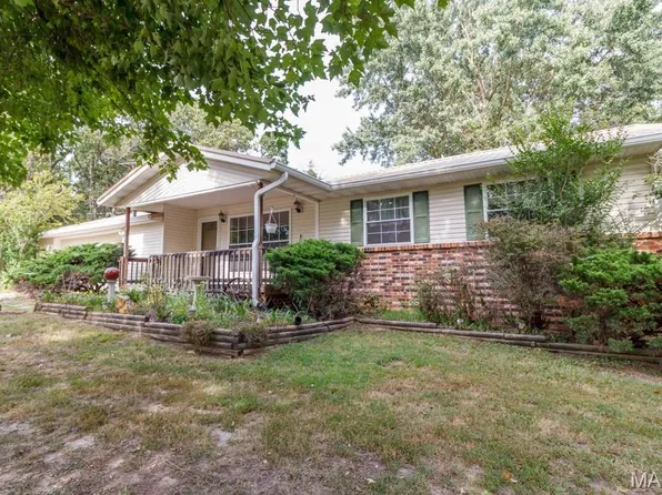 24688 McClurg Dr, Lebanon, MO 65536