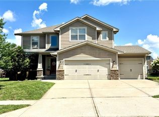 409 SW Webster Dr, Blue Springs, MO 64014