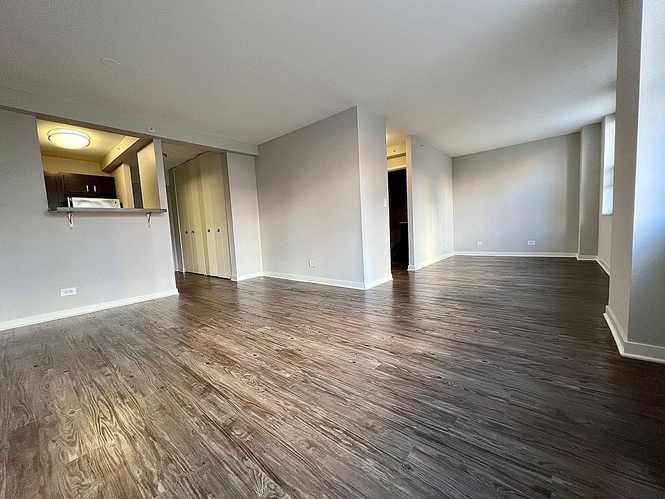 1st image of 232 W Illinois St