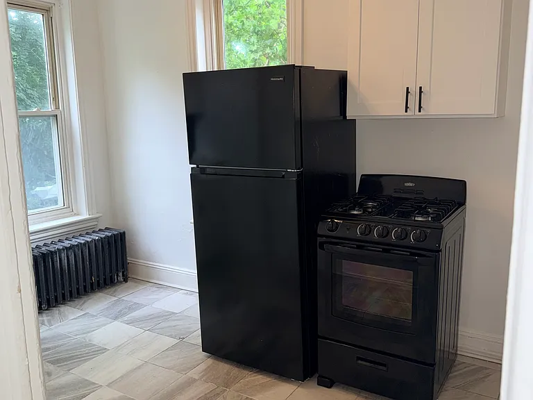 279 Spring St #2 — Photo 4