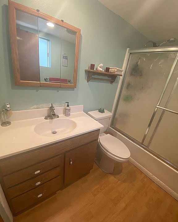 1st image of 803 Vista Ave